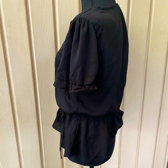 Stylish Short Sleeve Black Scalloped Collar Trim Blouse Top w/ Drawstring Waist - Picture 6 of 11